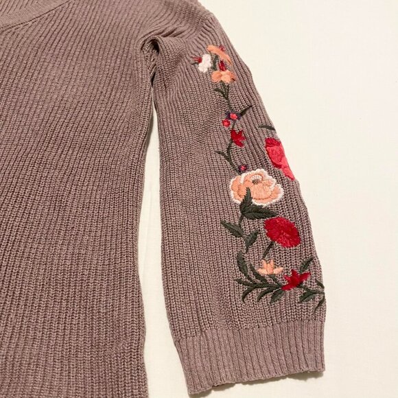 American Eagle Floral Embroidered V Neck Sweater Womens Size Medium - Picture 5 of 16